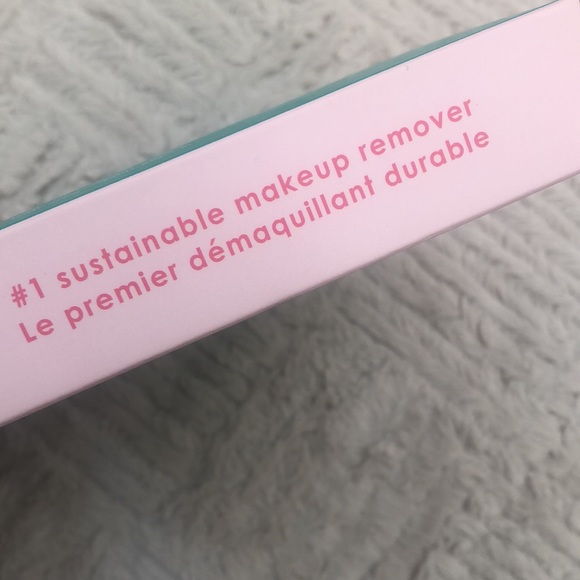 The Original MakeUp Eraser -2 piece set -NEW in box -great pink and green colors - Picture 16 of 16